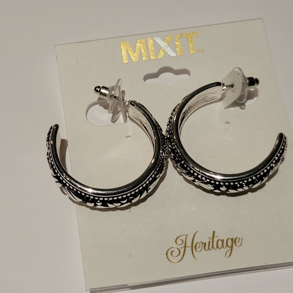 Mixit Heritage Hoop Earrings - Picture 5 of 7